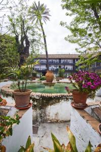 Conde Central Courtyard by Valcambre