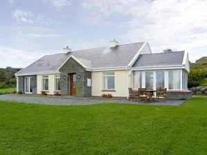 Lough Currane Cottage - New Chapel Cross