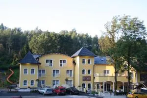 Gasthof & Hotel Wolfsegger - Mittertreffling