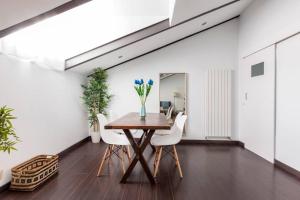 Cool Loft at Madrid heart a real finding at Malasana