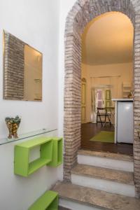 Studio Apartment room in Trastevere Intimate Apartment