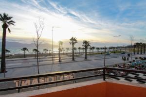 Triple Room with Balcony room in Hotel Primavera