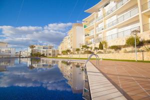 Modern Ocean, Garden & Pool view Condo by BeCherish
