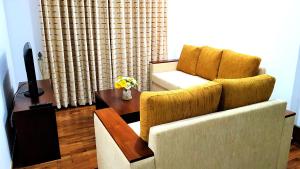 Homewood Luxury Apartment