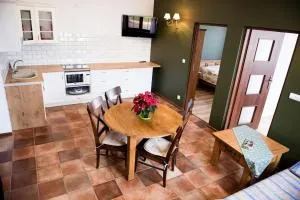 Lipowy Dwór - Czarne