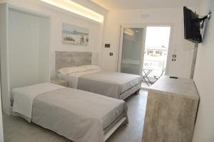 Triple Room with Balcony