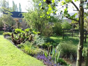 Maisons de vacances Gite du Jardin Des Sources : photos des chambres