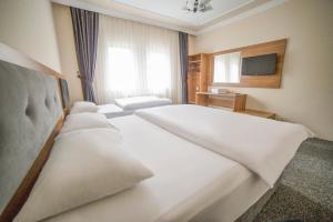 Triple Room with Mountain View room in Butik Inceli Hotel