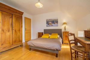 B&B / Chambres d'hotes Les Jardins de Coet-Kra : Chambre Triple avec Salle de Bains Privative