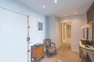 Veeve - Steps from the Eiffel Tower