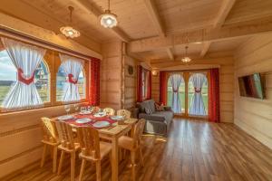 Domek w Białce z JACUZZI w ogrodzie