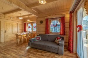 Domek w Białce z JACUZZI w ogrodzie