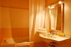 Hotels Hotel Les Mazets Des Roches : photos des chambres