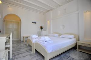 Carlo Bungalows Tinos Greece