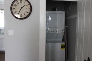 New One Bedroom Apartment Near Lake Winnipesaukee