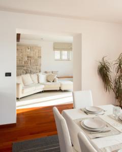 Luxurious city retreat with pool