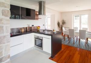 Luxurious city retreat with pool