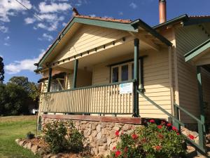 Cherry Blossom Cottage - Beechworth-Getaways