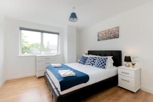 Skyvillion - COZY APARTMENTS in Enfield Town With Free Parking & Wifi