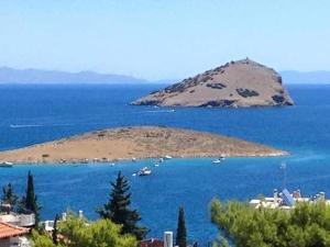Seaview Pool Villa near Beach and Athens Airport