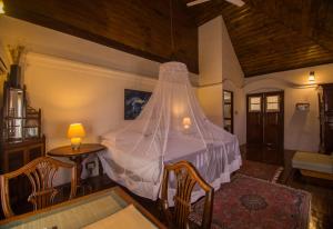 Old Courtyard Hotel