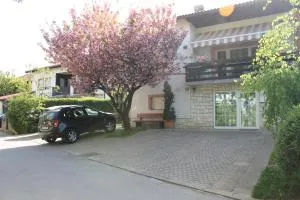 苏尔卡民宿 - 波斯托伊纳