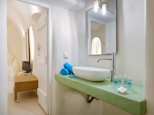 Christinas Cave House