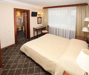 Suite room in Premier Hotel Rus