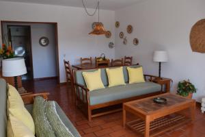 Apartamento T2 com Piscina e Wifi a 350 metros da Praia