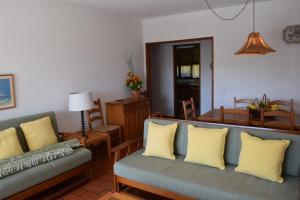 Apartamento T2 com Piscina e Wifi a 350 metros da Praia