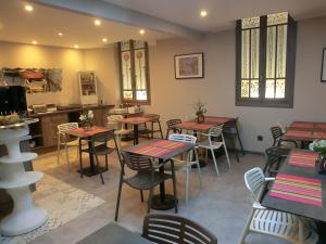 Hotels Hotel Sur Le Quai : photos des chambres