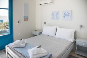 JUST BLUE with amazing Sea Views in Piso Livadi Paros Greece