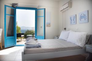 JUST BLUE with amazing Sea Views in Piso Livadi Paros Greece