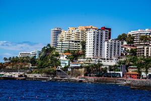 SeaShell Romantic - Balcony with Ocean View & Pool