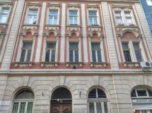 FERJOES HOME APARTMAN