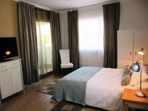 Pebble Stone House Bed & Breakfast