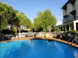 Logis Les Charmilles Chalon-sur-Saône Sud - Lux