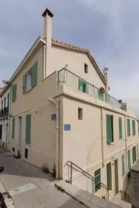 Stud terras Ville Corniche 2 pers stat gratuit rue Modif suivt possib et accord exclusif - Marseille