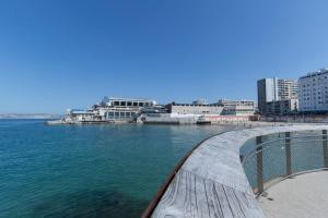 Appartements Stud terras Ville Corniche 2 pers stat gratuit rue Modif suivt possib et accord exclusif : photos des chambres