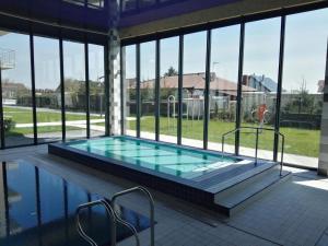 Apartament Nadmorski - Kompleks Pięć Mórz z basenem