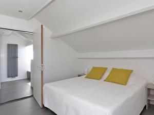 Modern Escape by the Marina