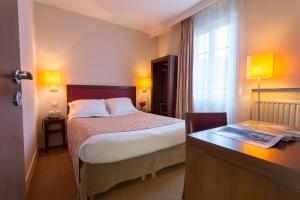 2 stern hotel Le Home Vincennes Frankreich