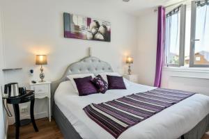 Hotels Logis Hotel Emeraude des Bois : photos des chambres