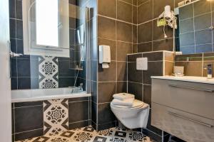 Hotels Logis Hotel Emeraude des Bois : photos des chambres
