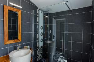 Hotels Logis Hotel Emeraude des Bois : photos des chambres
