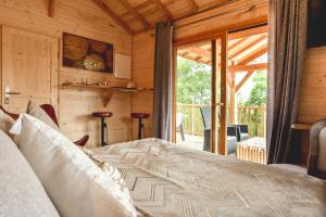 Hotels Logis Hotel Emeraude des Bois : photos des chambres