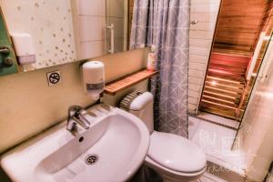 ArkaBarka Floating Hostel