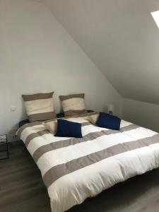 Maisons de vacances Gite 5 pers avec 2h espace bien-etre privatise inclus dans le prix de la nuit 80m2 de detente : photos des chambres