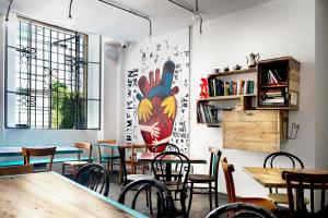 madama hostel and bistrot