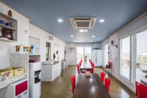 Big O Show Guesthouse, Хостелы - Йосу